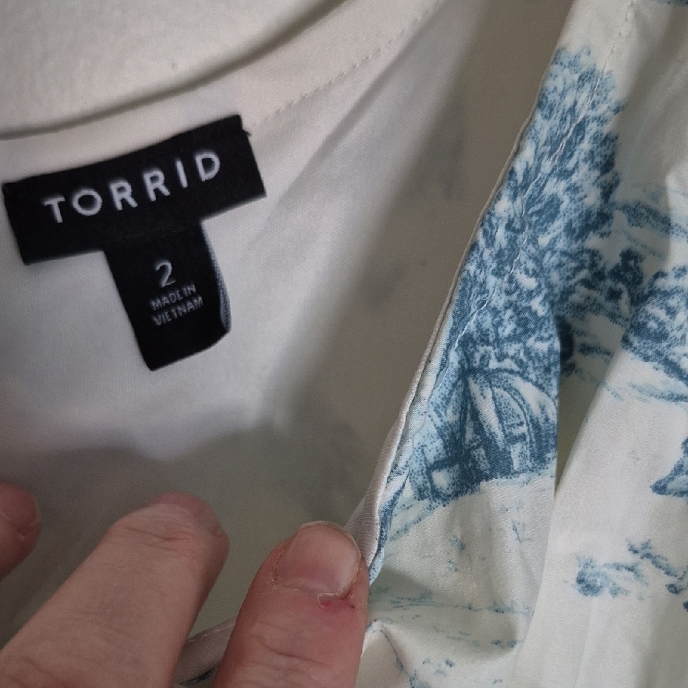Torrid NWOT White and Light Blue Toile Tie-Front Peplum Camisole - Picture 3 of 8